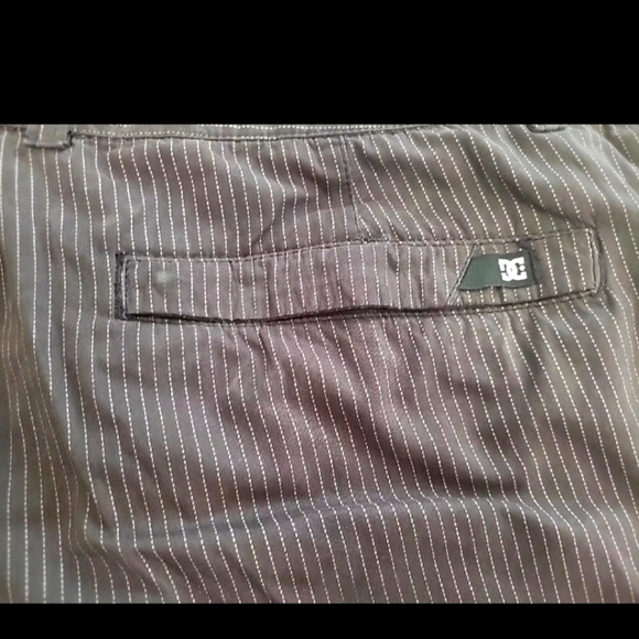 DC Men’s Grey Stripe Shorts Size 36 | Streetwear Authentic Apparel Division C29 - Picture 3 of 10